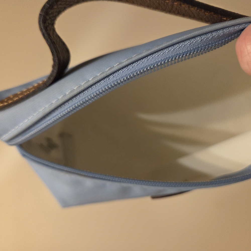 EUC Longchamp Sky Blue Tote with Brown Leather and Gold Details - Picture 6 of 7